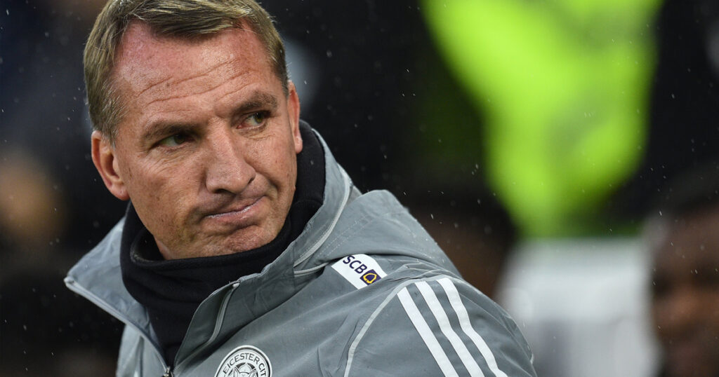 กองกลางเสาหลักเล่นลิ้น