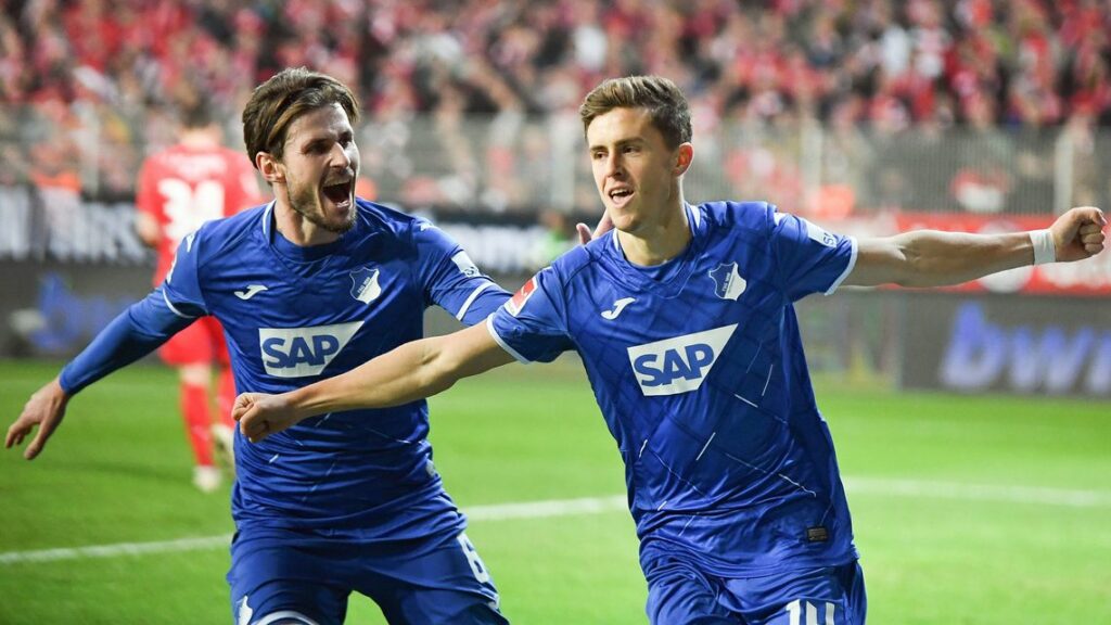 ย้ายทีมในขณะ