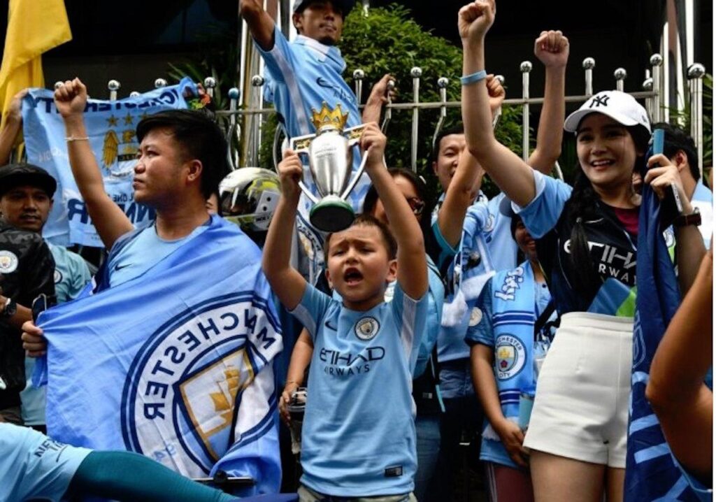 แฟนเรือเย้ย