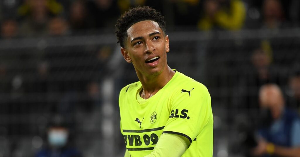 หงส์แดงสนจริง