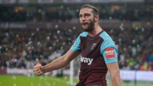 แคร์โรลล์เสริมทีม