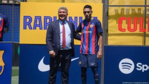 บาร์ซ่าซื้อราฟินญ่า