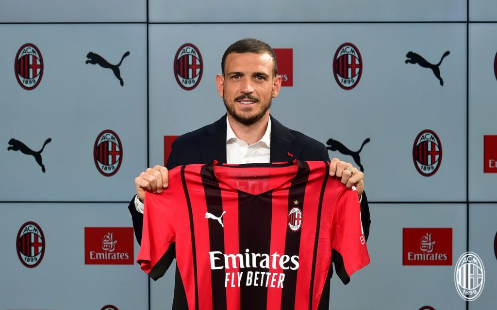 มิลานเข้าซื้อกิจการ