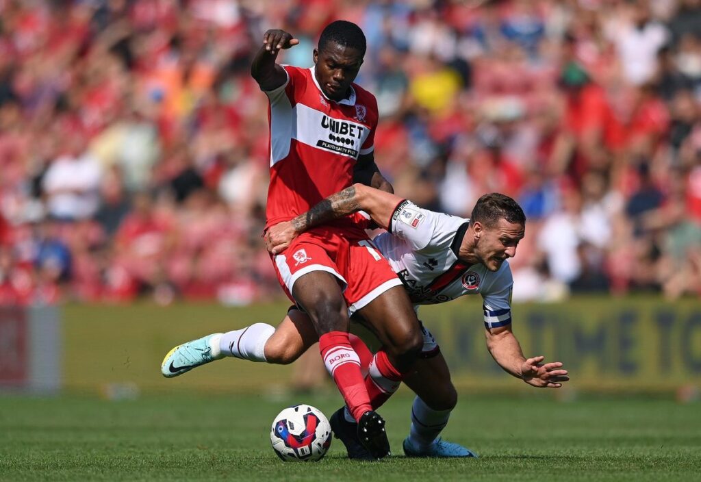 ยิงสองเสมอ