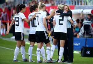 พลิกสถานการณ์