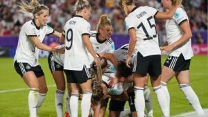 อังกฤษถล่ม