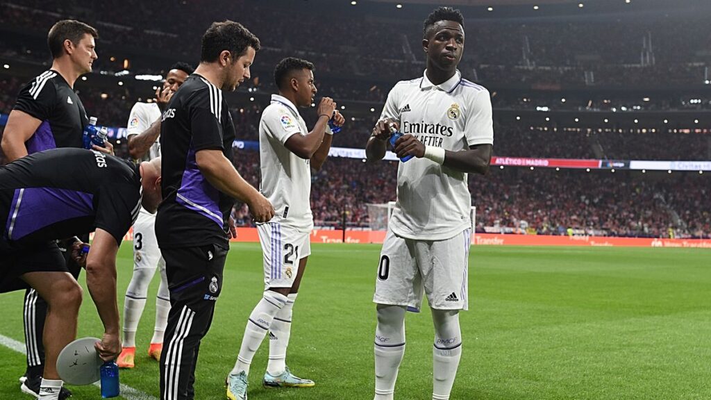 ออกแถลงการณ์