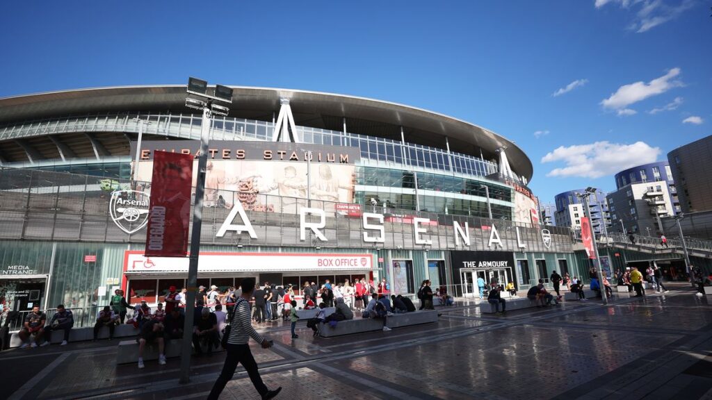 ปรับปรุงสนาม