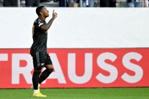 ปรับปรุงสนาม