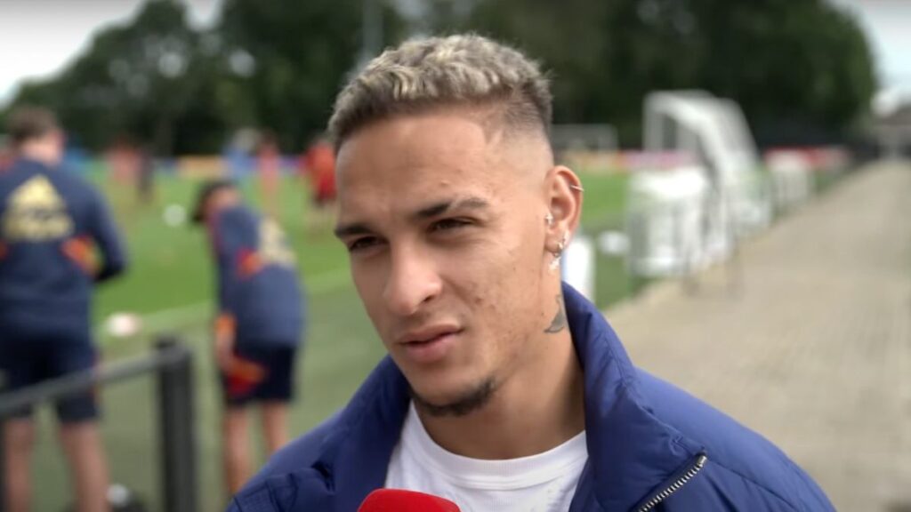 ออกมาขอโทษ