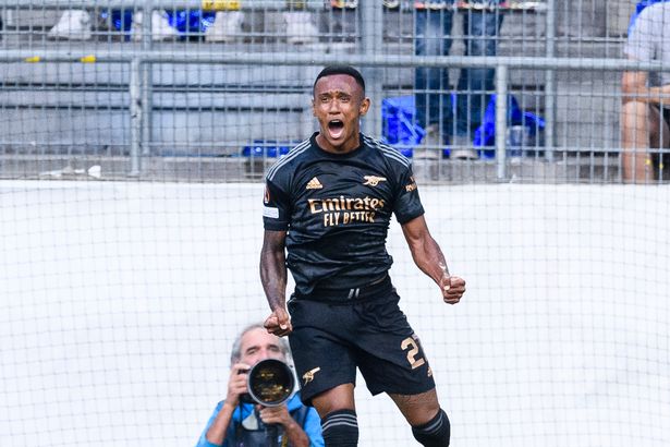 ส่องประกาย