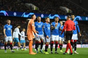 ตอบโต้เสียงโห่