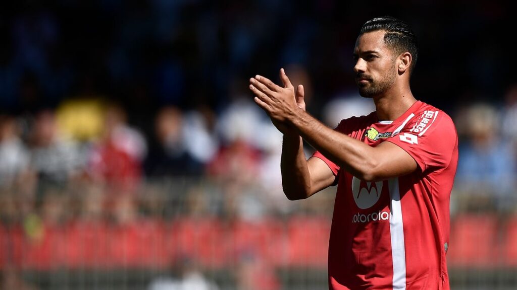 มีส่วนเกี่ยวข้อง