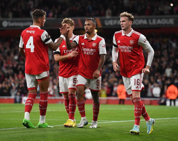 สองดาวเด่นปืน