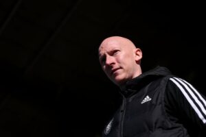 เลื่อนแผนงาน