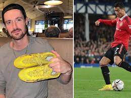 มอบรองเท้าไนกี้