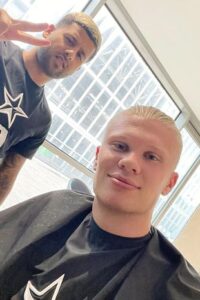 ช่างตัดผมคนดัง