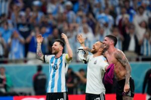 บีบให้ต้องปกป้อง