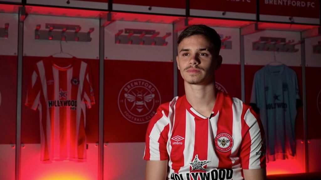 เซ็นสัญญายืมตัว