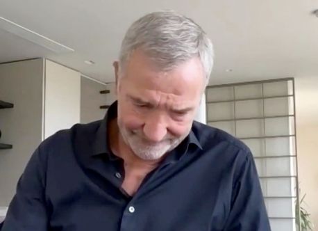 ซูเนสน้ำตาคลอ