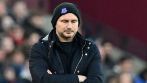 เปลี่ยนตัวอีกครั้ง